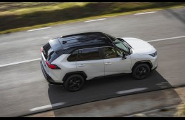 Toyota RAV4, overhead action